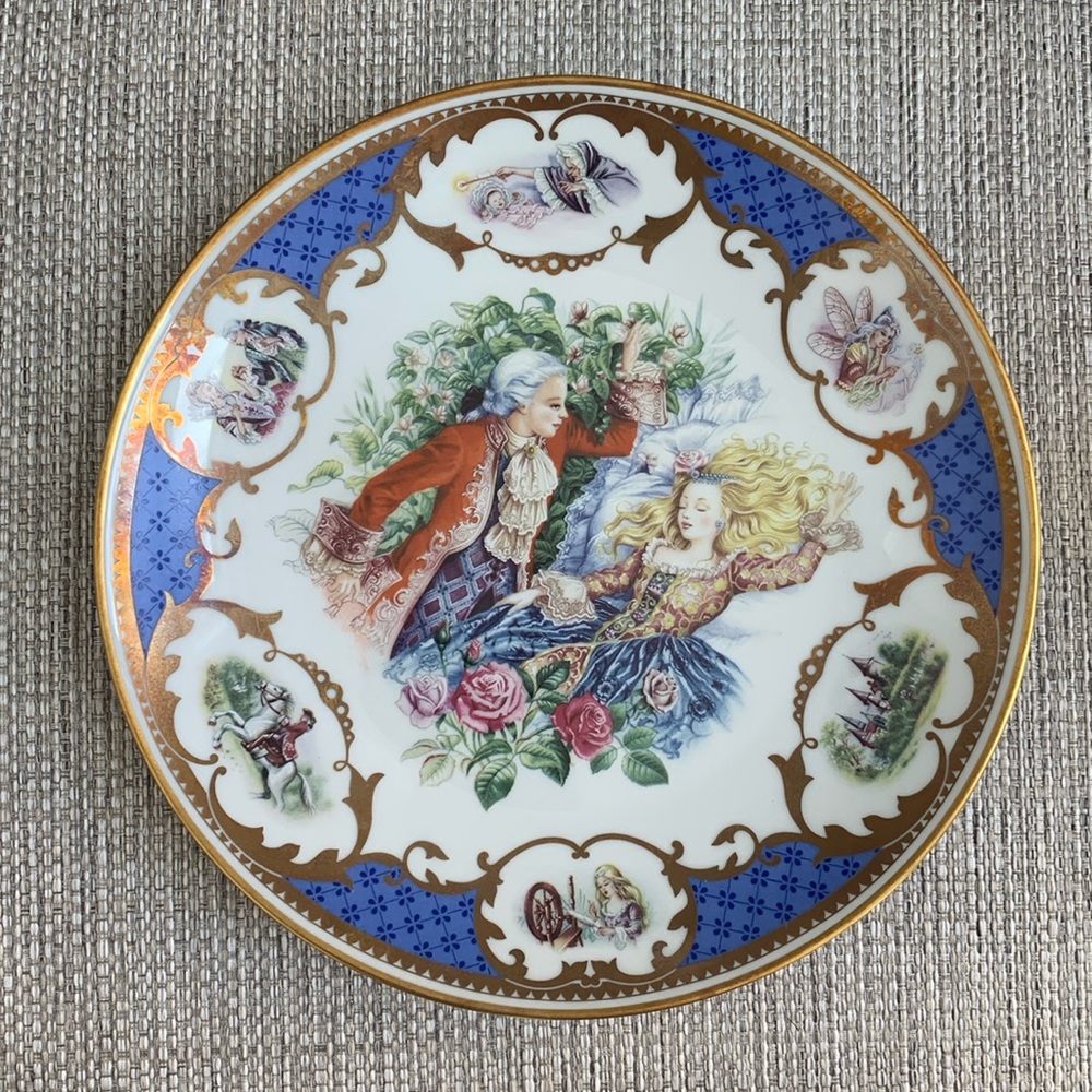 Limoges Sleeping Beauty (La Belle au Bois Dormant) Plate Premier Edition 1983